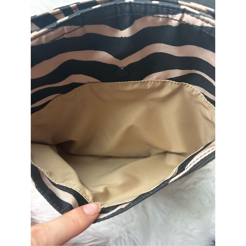 Coach Zebra print Black and Cream Crossbody Bag - Picture 3 of 8